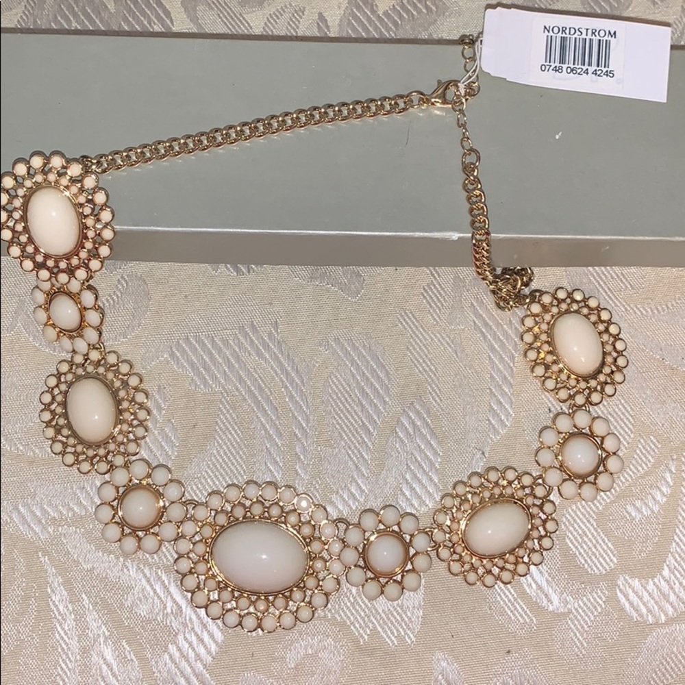 NWT****Necklace